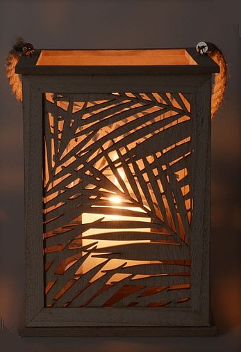 Lucerna drevená so vzorom 18 x 25,5 cm